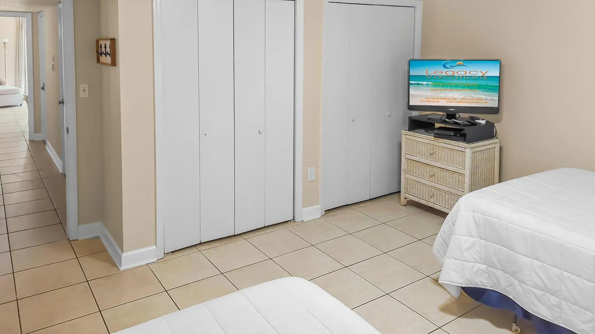 Slt #2043 - Stunning View! Free Beach Service! Destin Apartment