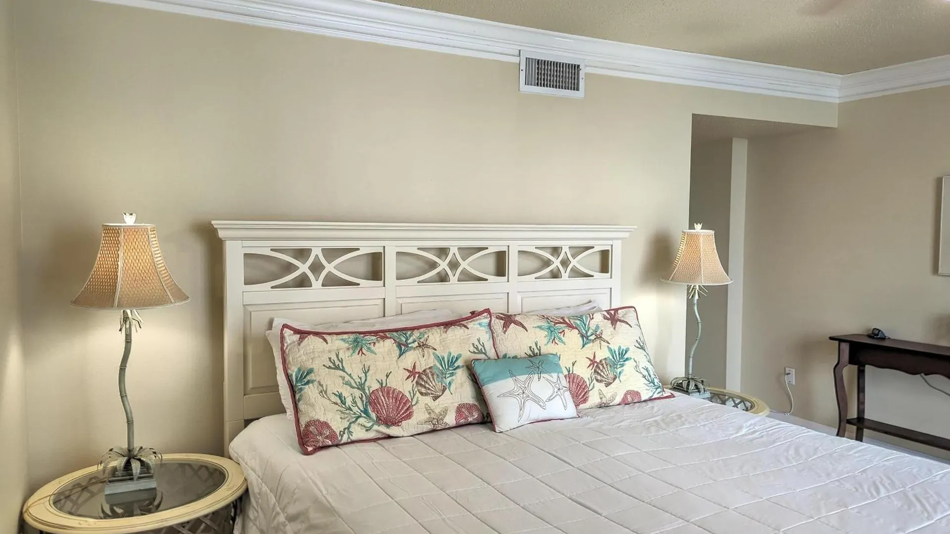 Apartment Slt #2043 - Stunning View! Free Beach Service! Destin United States