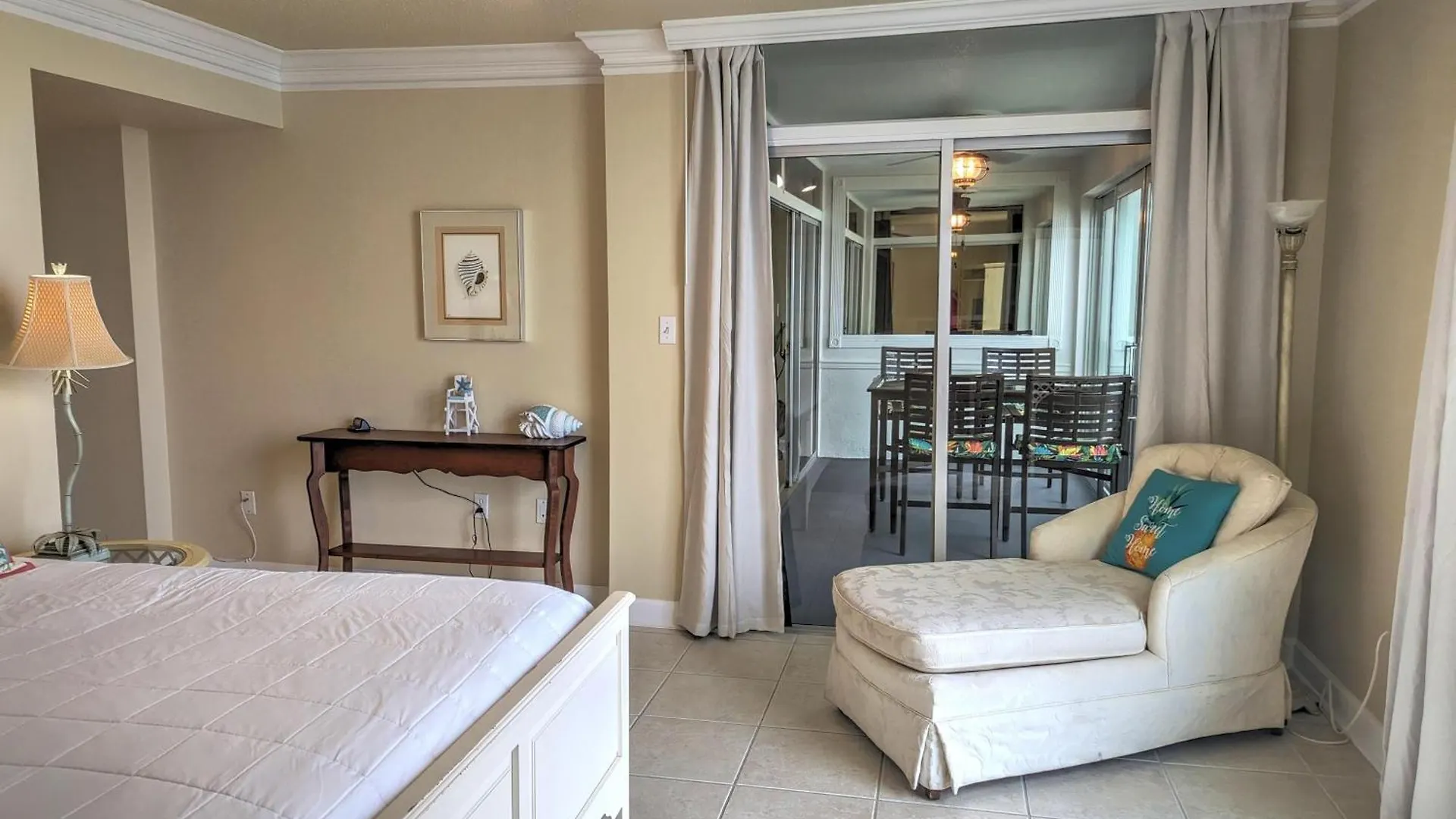 Slt #2043 - Stunning View! Free Beach Service! Destin Apartment