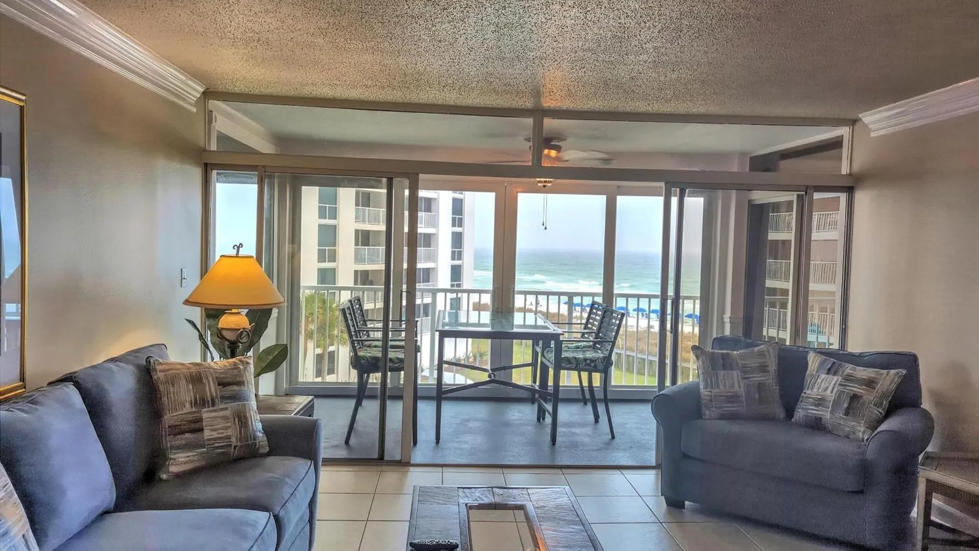 Apartment Slt #2043 - Stunning View! Free Beach Service! Destin